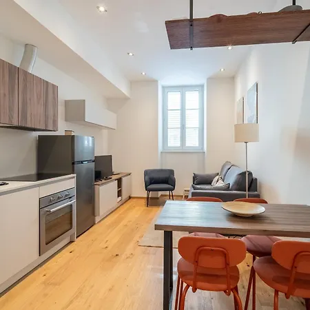 Guesthost - Palazzo Machiavelli - Elegant X4 Appartamento *