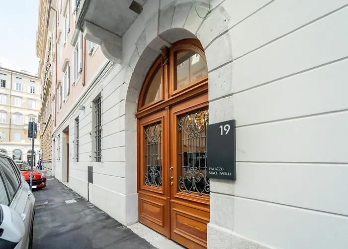 Guesthost - Palazzo Machiavelli - Elegant X4 Apartamento Trieste