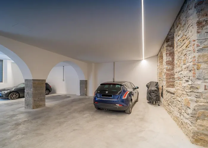 Guesthost - Palazzo Machiavelli - Elegant X4 Apartamento Trieste